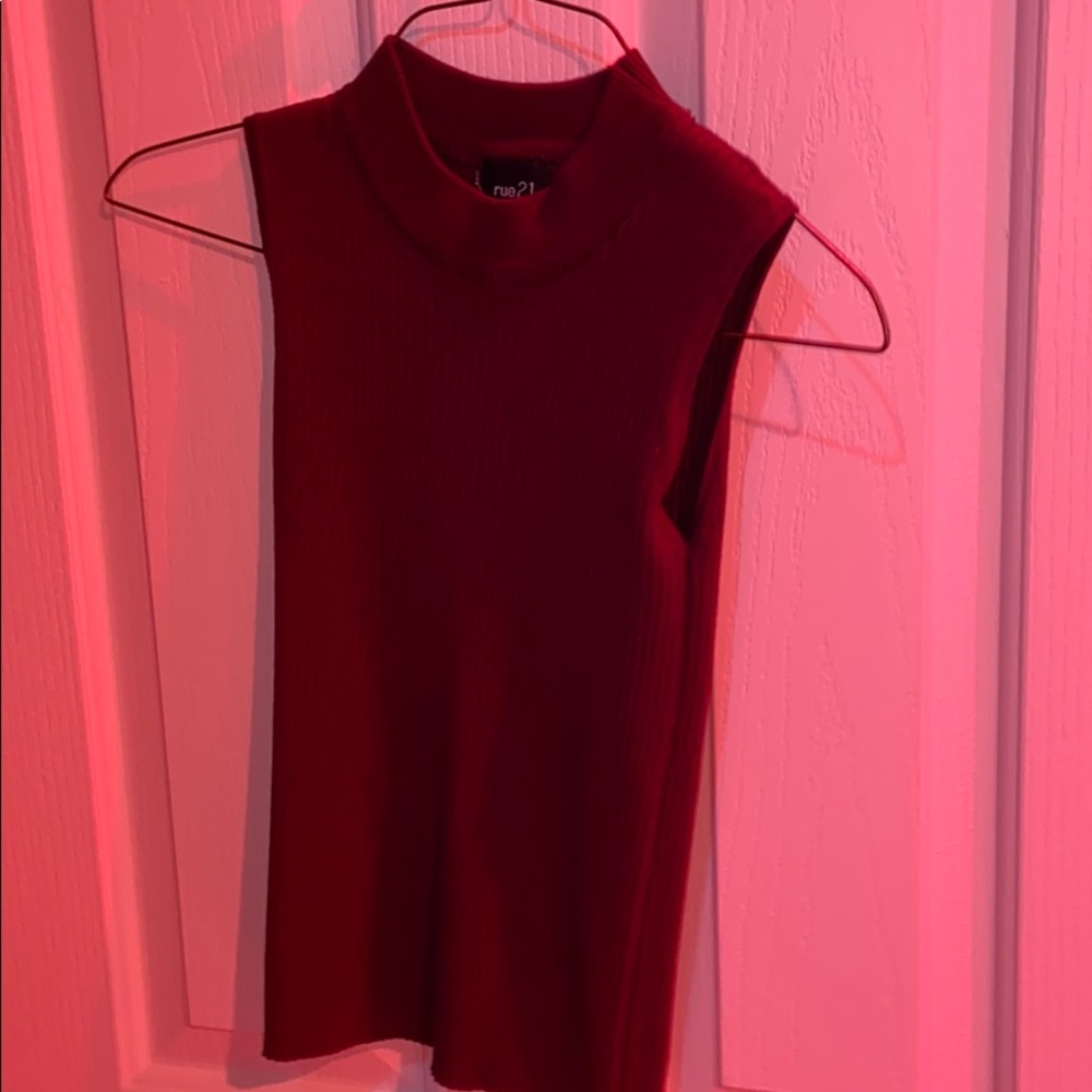 burgundy crop top// never worn